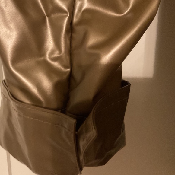 Vintage 80’s Chromatics By Totes Gold PVC Rain Jacket Snap Closure with Pockets - Picture 4 of 6